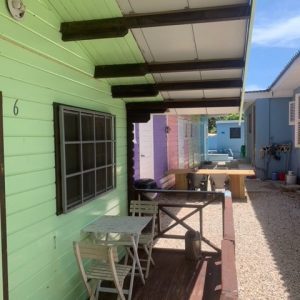 Studio 6 chalet green
