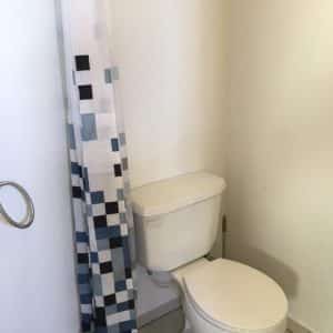 Studio 7 - 10 bathroom