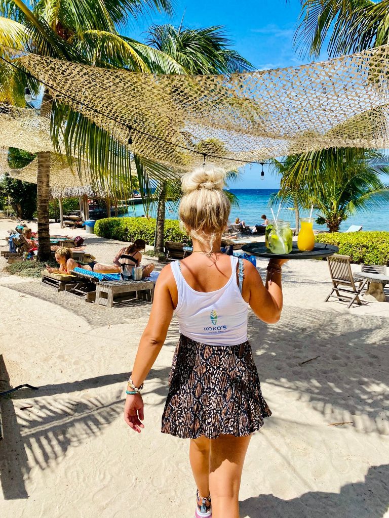 Stagiaire in de horeca op Curacao