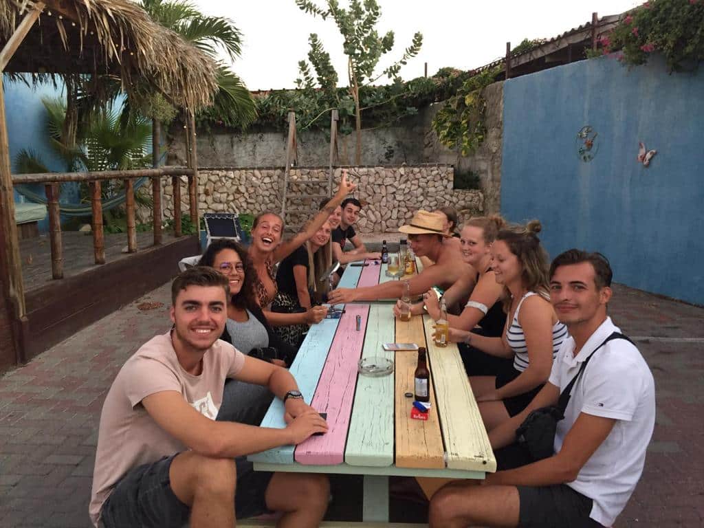 Fotoalbum van stagiaires op Curacao